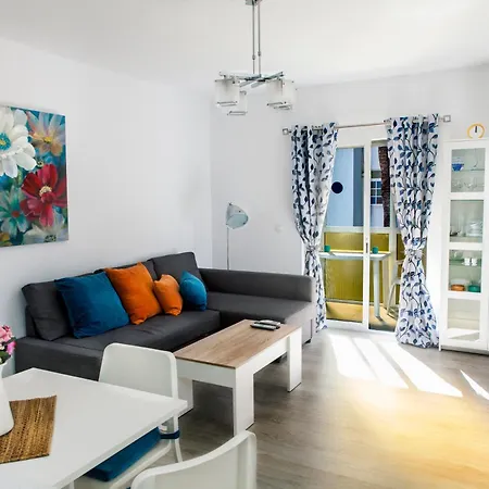 Apartment A Un Paso De Peatonal Del Balcon De Europa! *