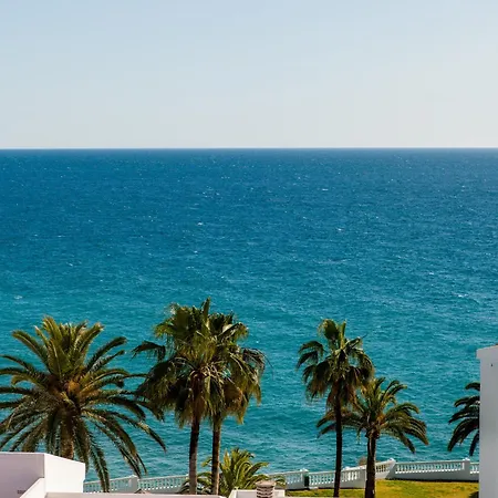 A Un Paso De Peatonal Del Balcon De Europa! Nerja