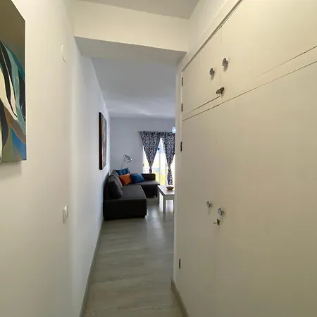¡a Un Paso De Peatonal Del Balcon De Europa! Appartement