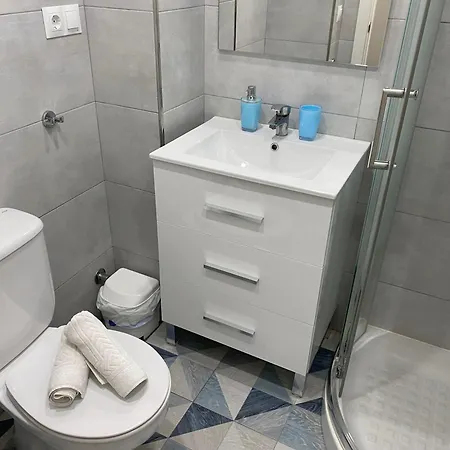 ¡a Un Paso De Peatonal Del Balcon De Europa! * Nerja